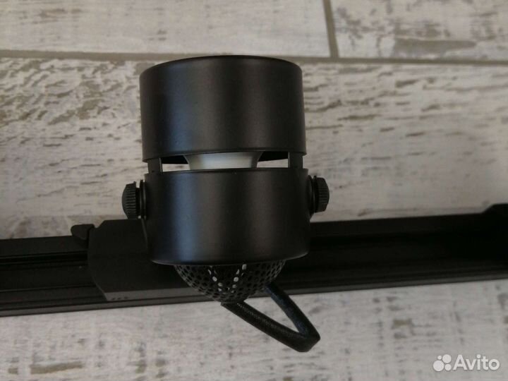 Трековые светильники на шинопроводе