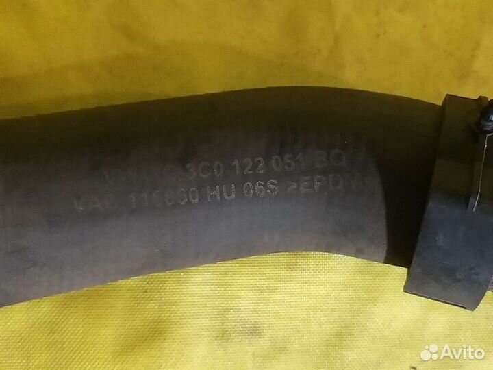 Патрубок радиатора Volkswagen Passat B7