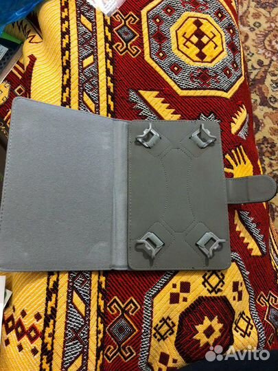 Универсальный чехол