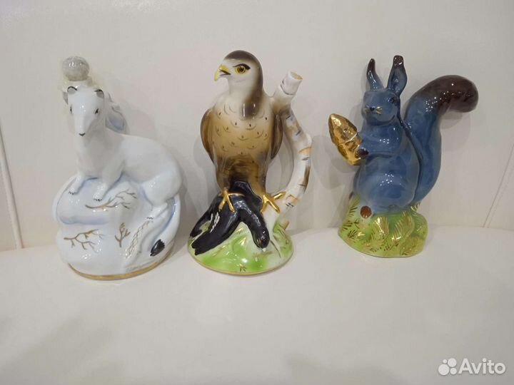 Статуэтка птица