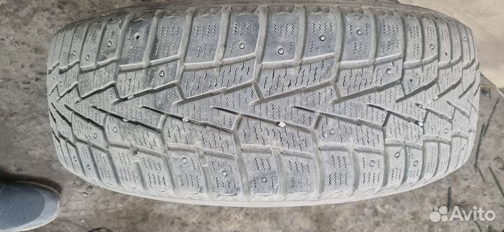 Roadstone Winguard 215/60 R16