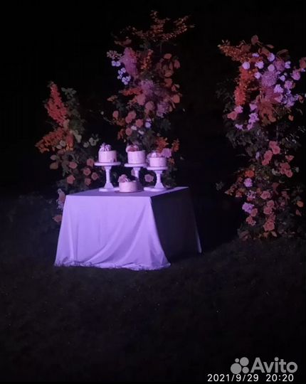 Подставка под свадебный торт