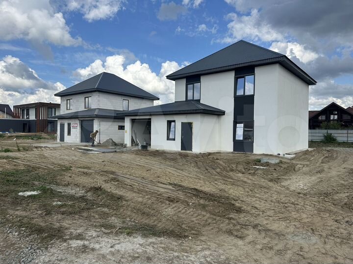 Дом 182 м² на участке 10 сот.