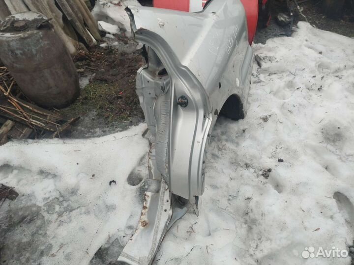 Крыло левое galant 8