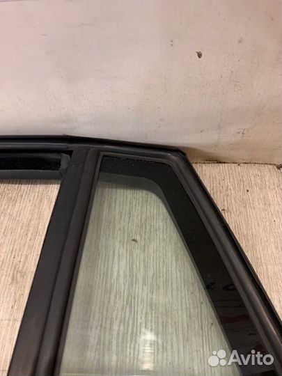 Стекло заднее левое Dodge Caliber 2007