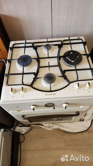 Газовая варочная панель и духовой шкаф Ariston