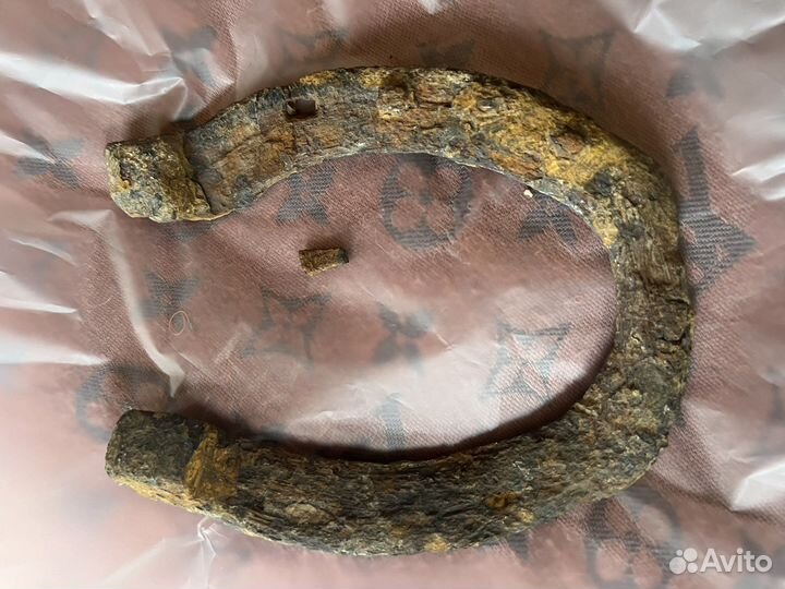 Старинная подкова 15век, гвоздь, Молоди