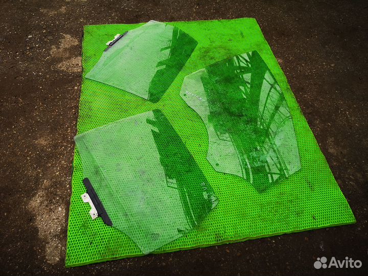 Стекло боковое двери для Ford Kuga 12-19