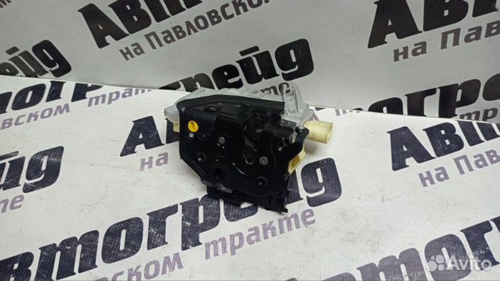 Замок двери задний левый Volkswagen Passat 3C2 BVY