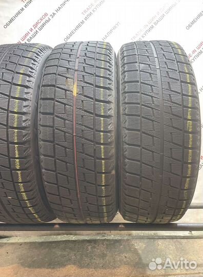 Bridgestone Blizzak VRX2 215/60 R17 100W