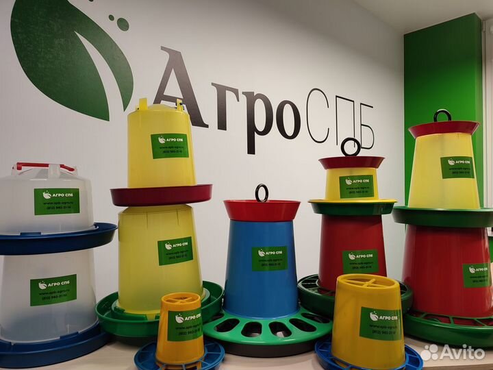 Кормушки и поилки для птицы