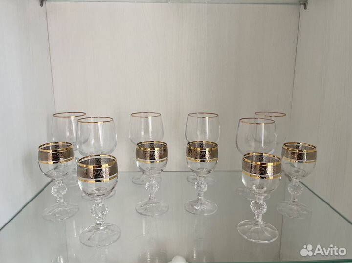 Набор бокалов и рюмок