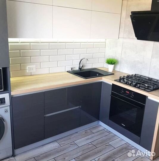 Кухня в потолок