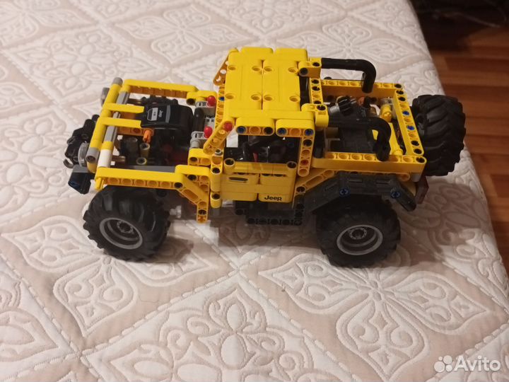 Lego Technic jeep
