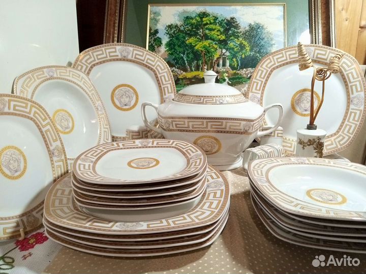 Столовый сервиз. На 6 персон.Золото. Версаче