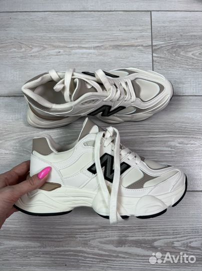 Кроссовки женские 39