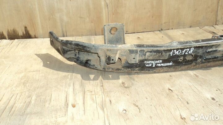 Усилитель переднего бампера Jeep Grand Cherokee