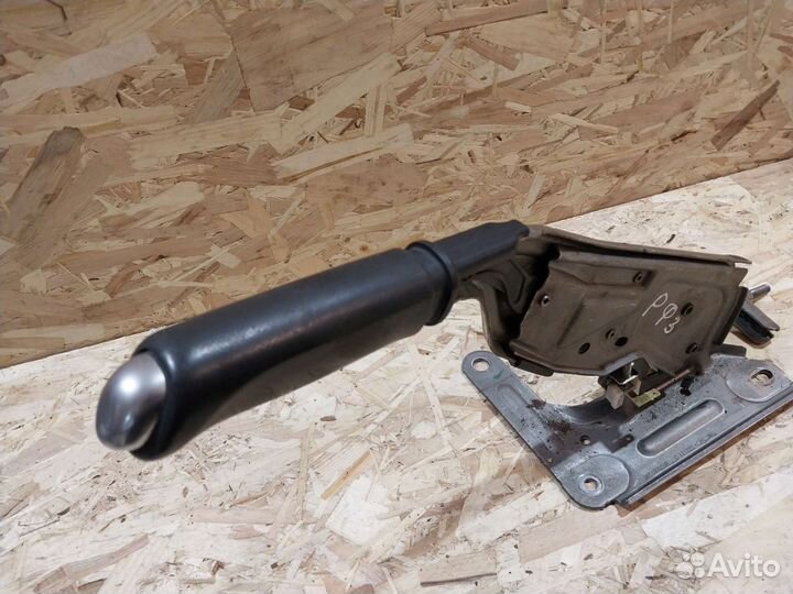 Рычаг стояночного тормоза Renault Fluence ручник