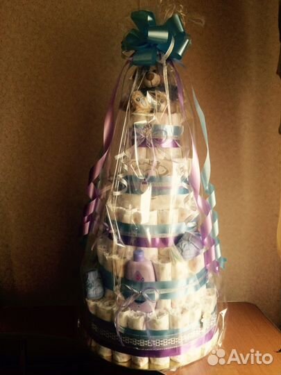 Торты из памперсов. Подарки новорожденным