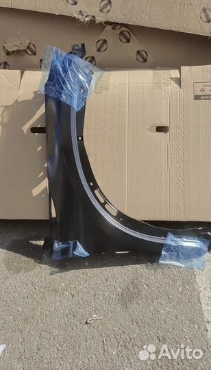 Крыло переднее