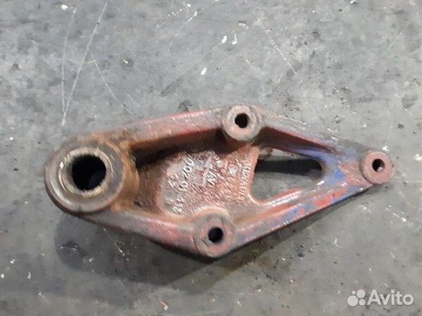 Кронштейн рессоры передней renault задний левый