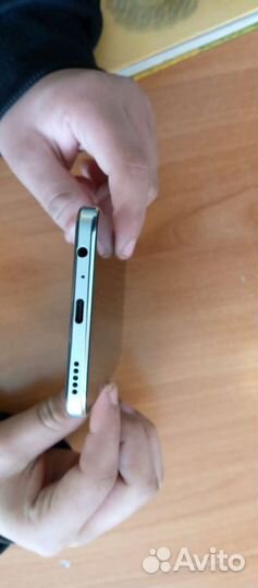 Телефон honor х8