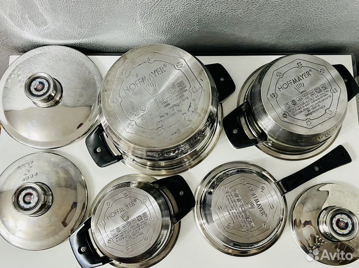 Набор кастрюль