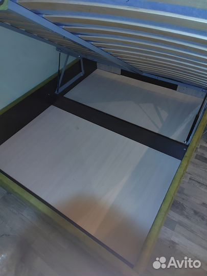 Кровать двухспальная 160 200 бу