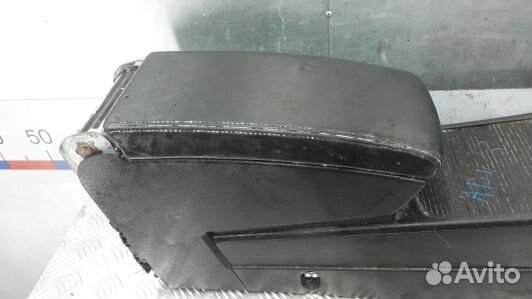 Подлокотник центральный volkswagen passat B6 (ADN1