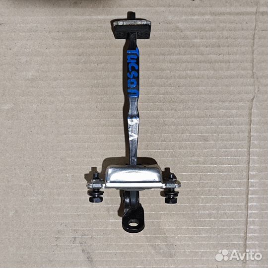 Ограничитель двери Hyundai Tucson (2004 - 2009)