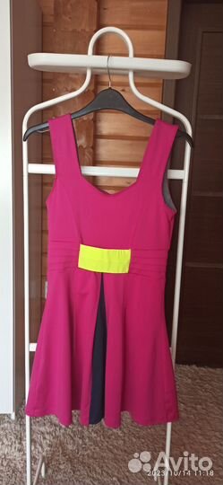 Платье теннисное спортивное Nike, р-р S