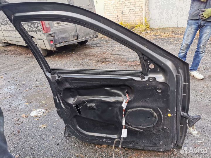Дверь передняя левая Jeep Grand Cherokee