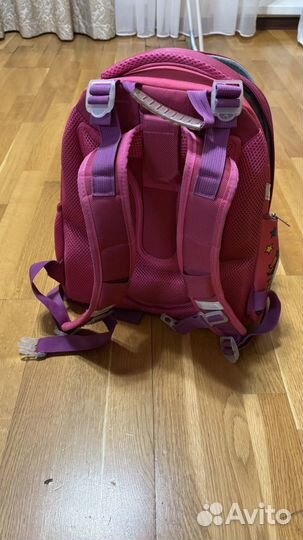 Рюкзак для девочки в школу