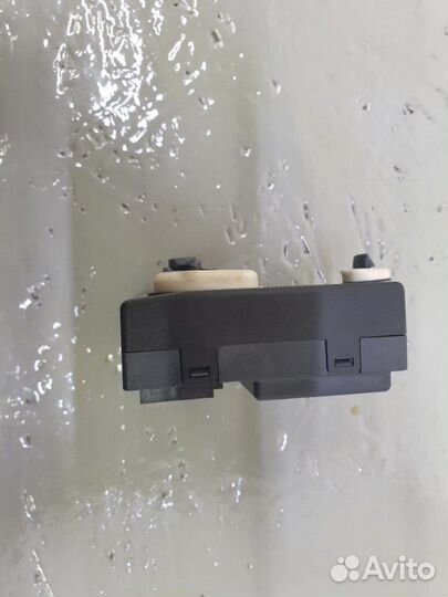 Блок управления дверьми передний правый Audi Q7