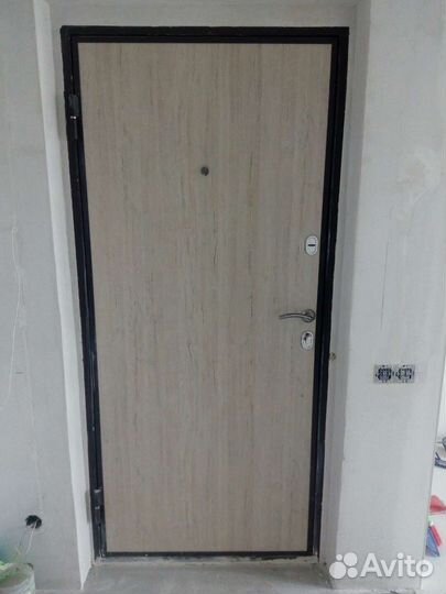Дверь входная металлическая новая