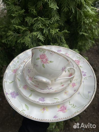 Столовый и чайный сервиз 39 предметов