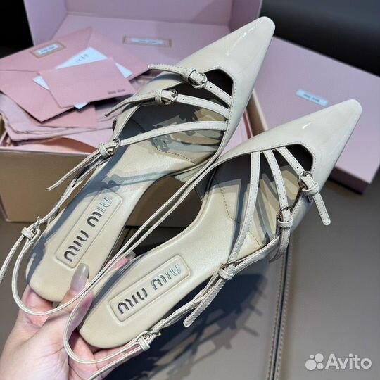 Босоножки miu miu молочные