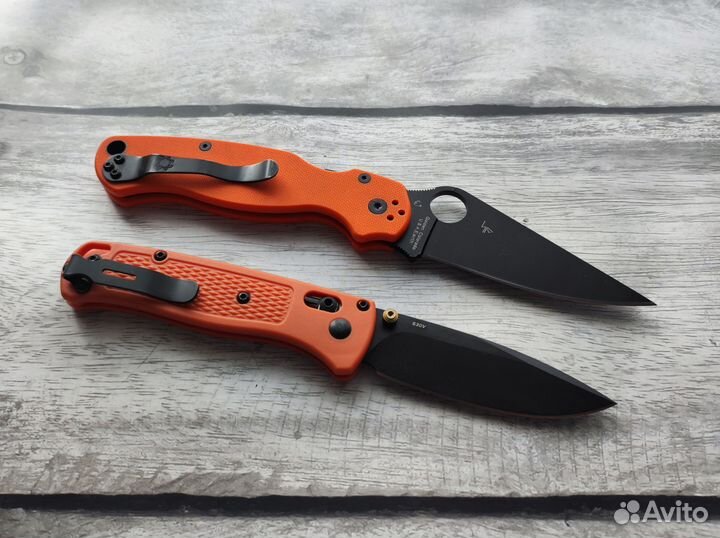 Комплект складных ножей Spyderco и Benchmade 535