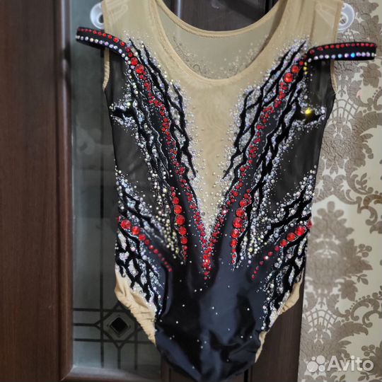 Продам купальник для художественной