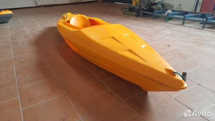 Байдарка закрытая одноместная фирмы амв