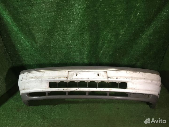 Бампер передний Ford Laser BG Белый царапины