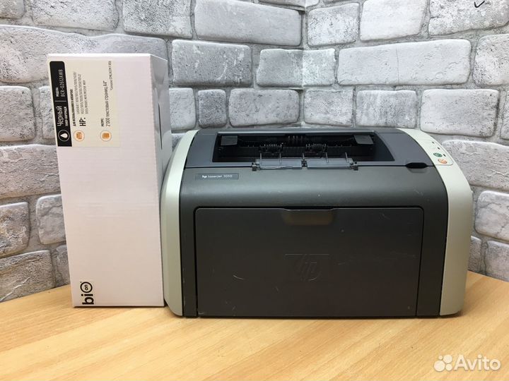 Лазерный принтер HP LaserJet 1010. Новый картридж