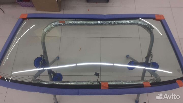 Лобовое стекло Nissan Patrol Y61, 5D (97- 2004)