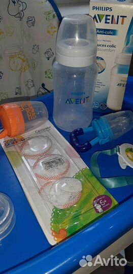 Бутылочка и аксессуары для кормления