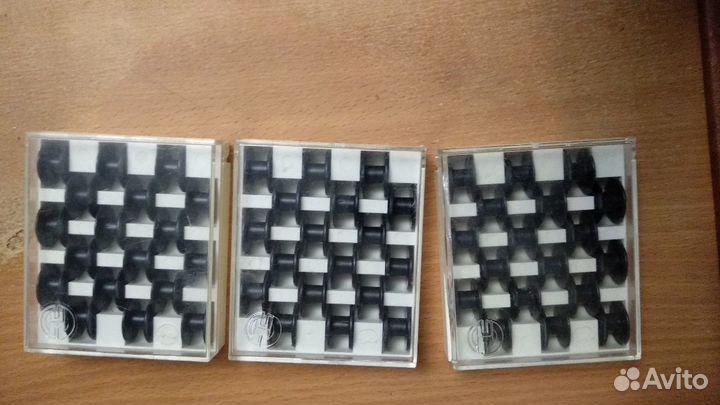 Набор шпулек в пластиковой коробке