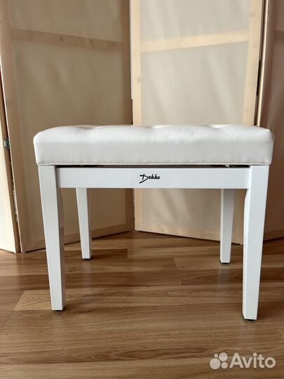 Банкетка для пианино регулируемая белая