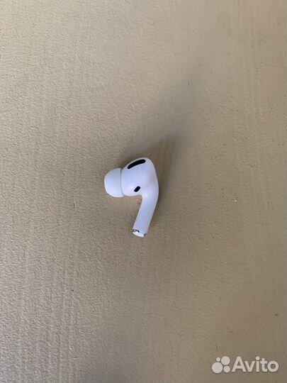 Правый наушник airpods pro