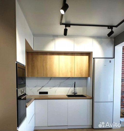 Кухонный гарнитур с подсветкой