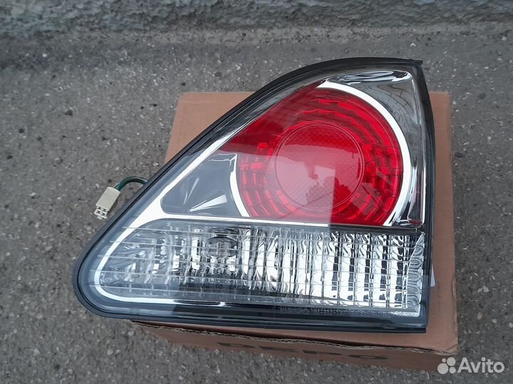 Lexus RX300 Фонарь задний правый Новый