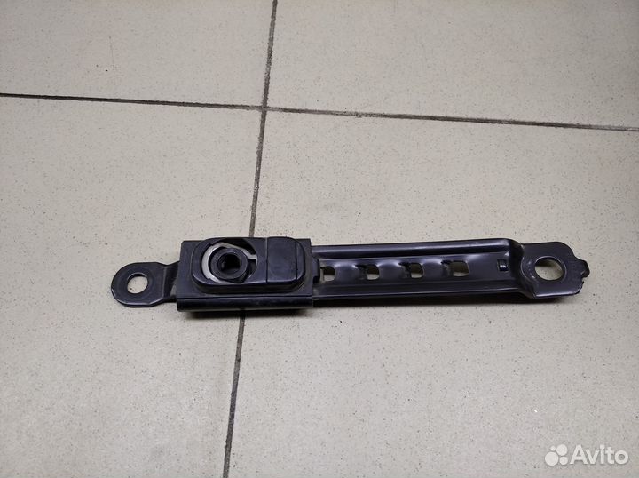 Механизм регулировки ремня безопасности Land Cruis